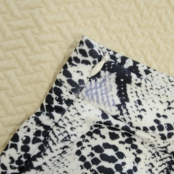 Shein Snake Print Mini Skirt with split Size Small - Picture 9 of 14